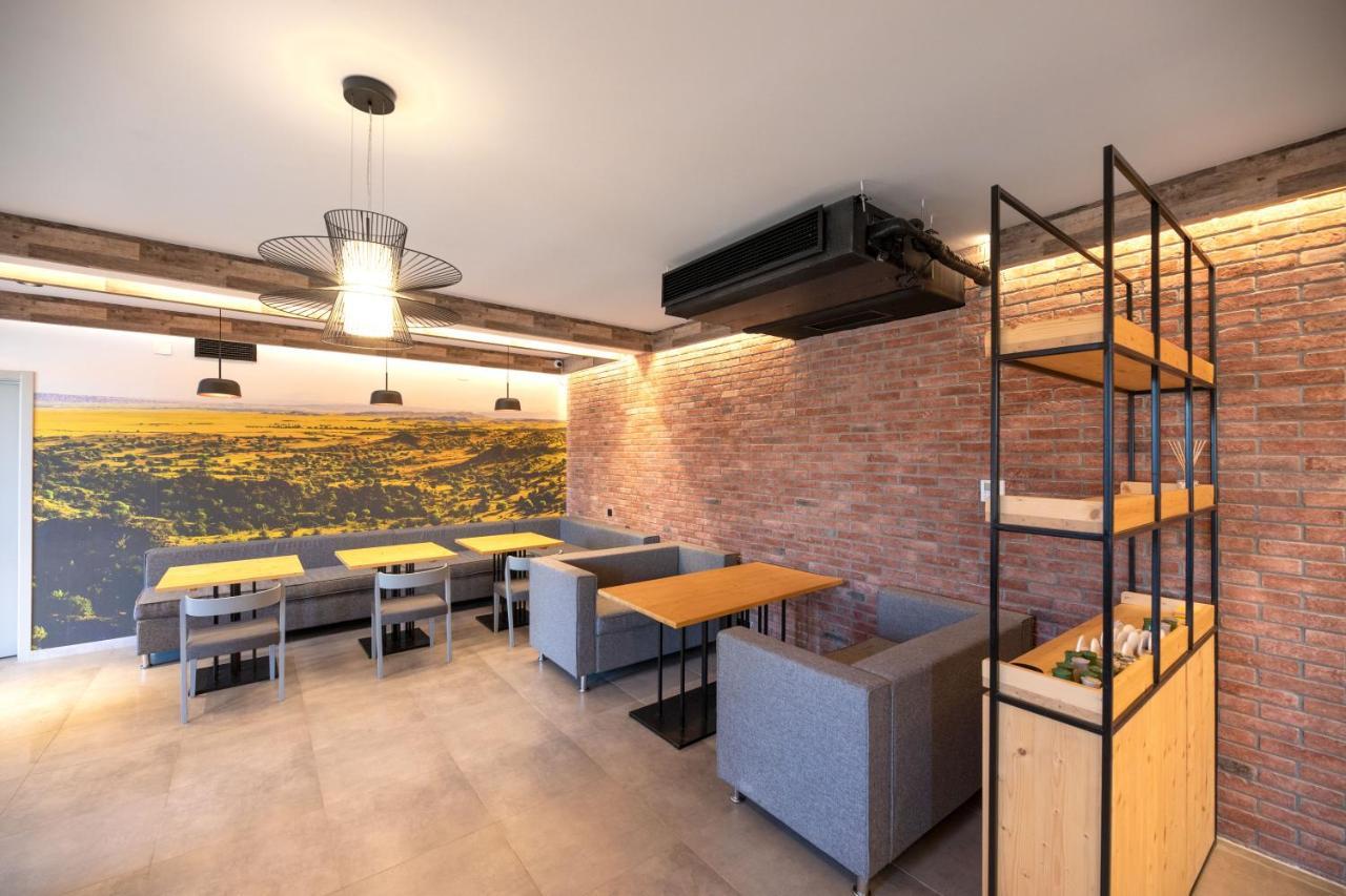 Hotel Takara Dedoplis Tskaro Екстериор снимка